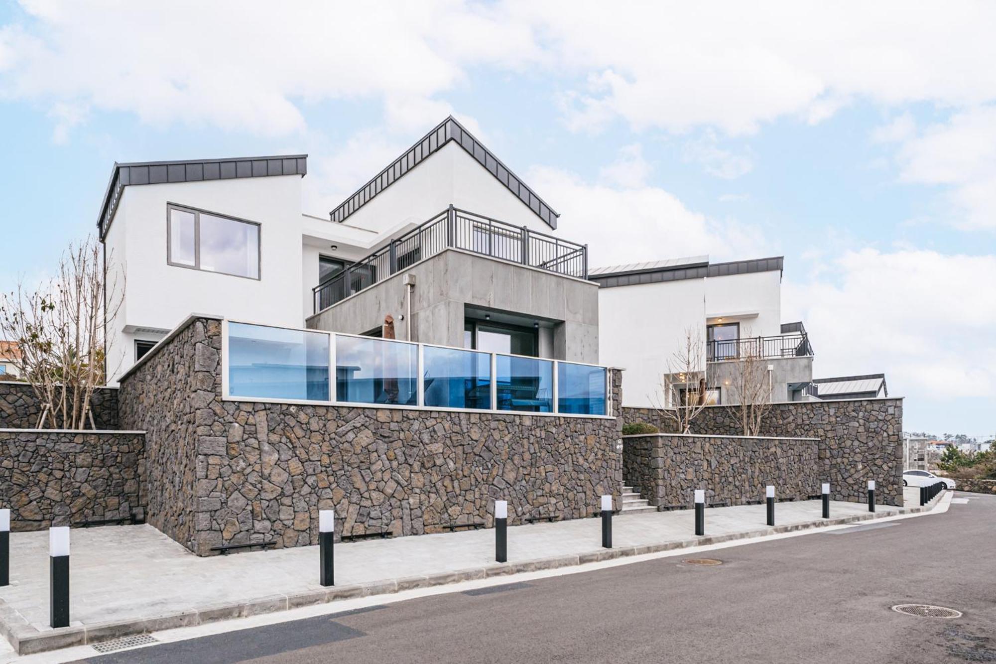 Ddosi Aewol Pool Villa Jeju Exterior photo
